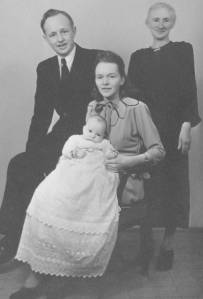 Carla Madsen with her niece Ina Bekker Jensen with husband and oldest child.